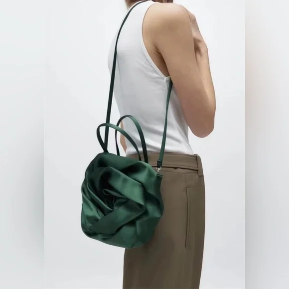 Zara Elegant Green Rose-Shaped Handbag - Picture 3 of 9